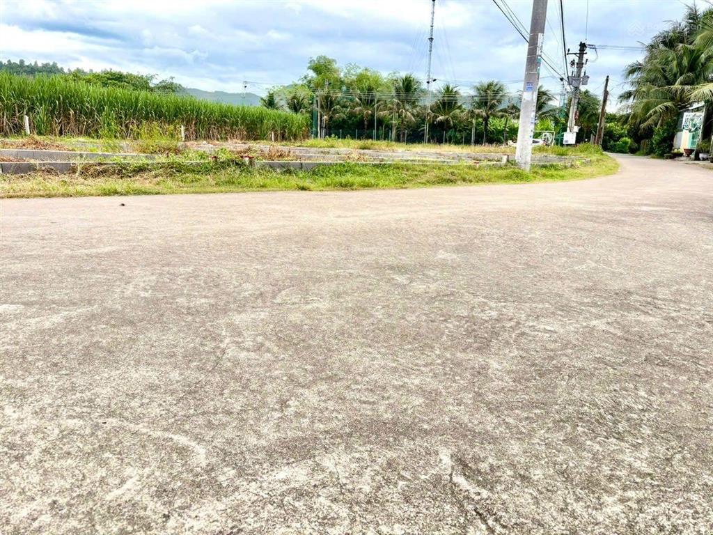 Đất mặt tiền phước tuy, diên phước, diên khánh, khánh hòa.
đất nằm đường hiện trạng 6m