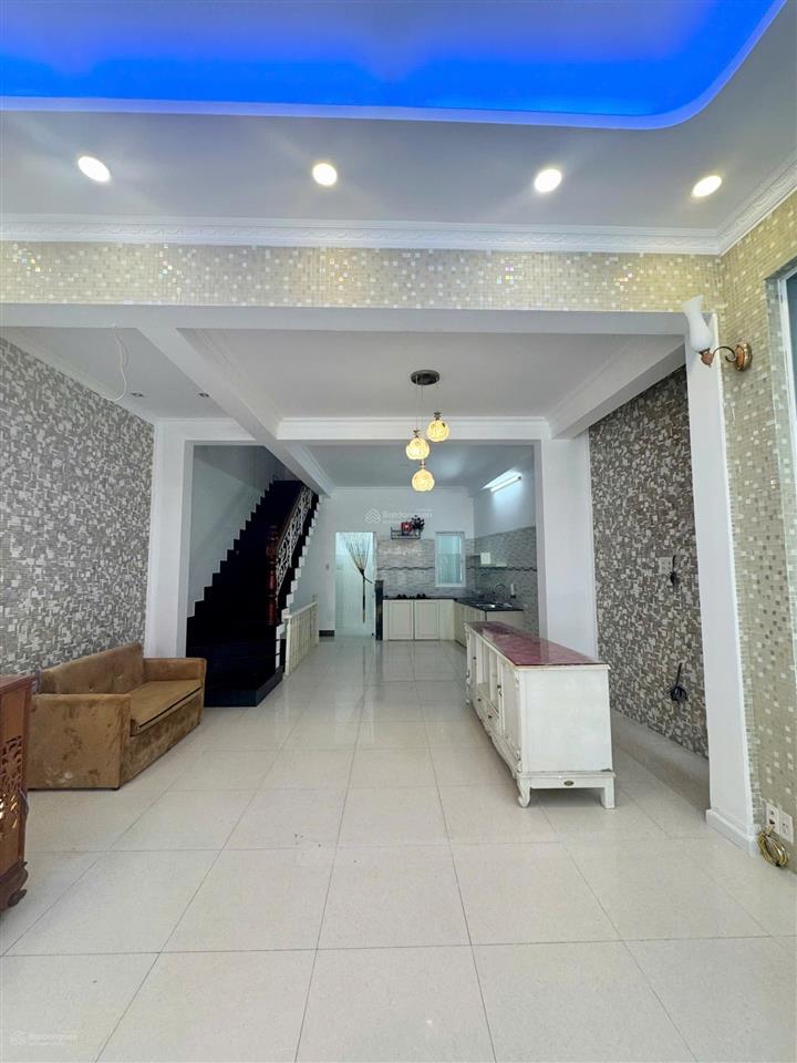 Bán nhà 5 tầng mặt tiền đường trần bình trọng  sát bên đường hồng bàng, trung tâm nha trang