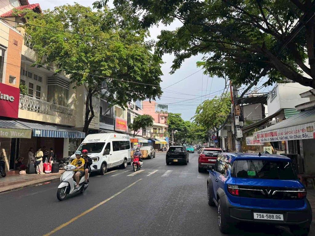 Bán nhanh đất tặng nhà 3 tầng, mặt tiền, mặt đường trần nhật duật, nha trang, khánh hòa.