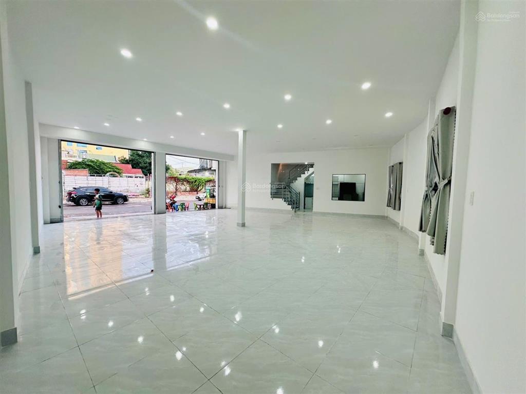 Bán nhà, căn góc đường 16m, view xéo biển, mặt tiền, đường dương hiến quyền, nha trang, khánh hòa