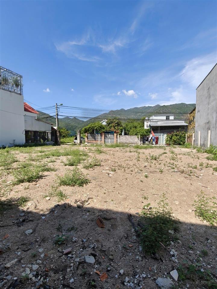 Bán đất mặt tiền 6m, đường độc lập, phước đồng (cũ), nam nha trang, khánh hòa.