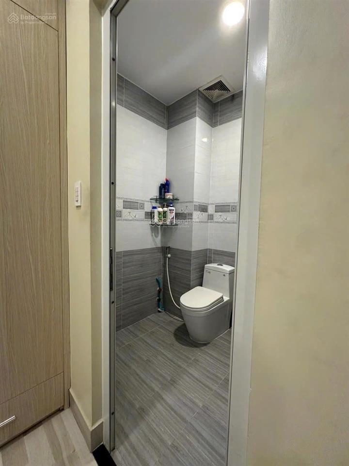 Cần bán gấp nhà 3 tầng, ql13 ngay kdc hồng long, dtsd 140m2 chỉ 7.5 tỷ tl, đường xe hơi 7m