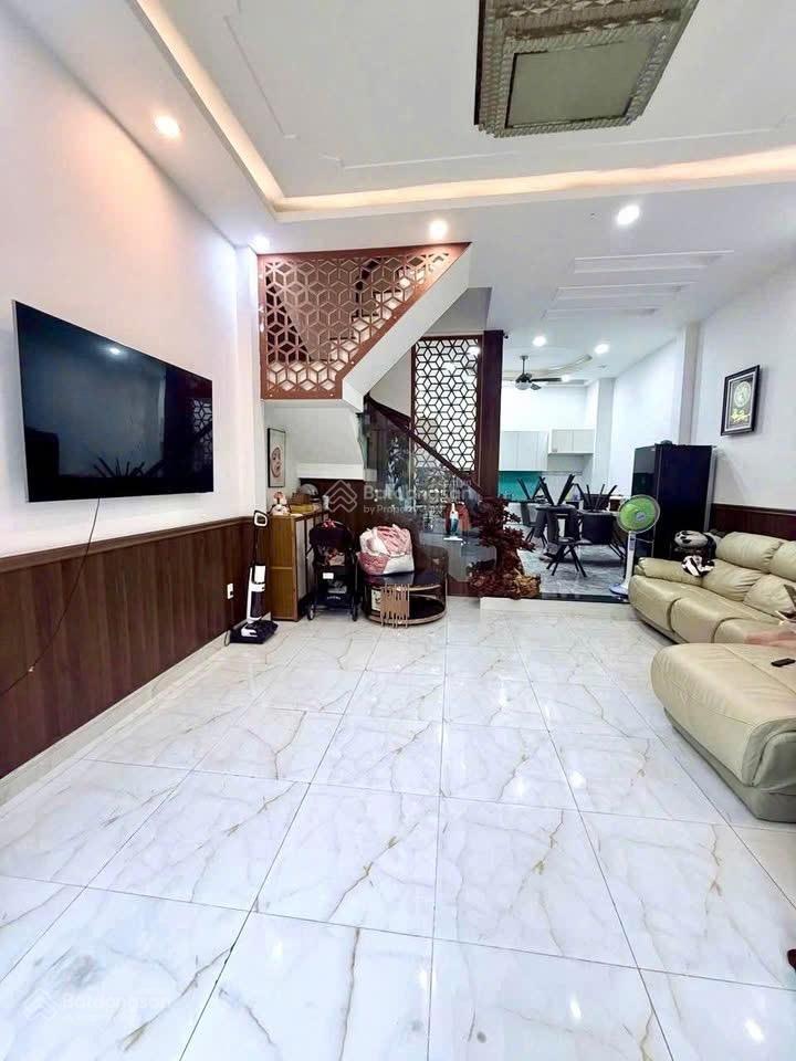 Bán nhà 4 tầng, đường nhựa 8m thông. gần chợ tam hà, 4pn, tặng nội thất 6.6 tỷ tl