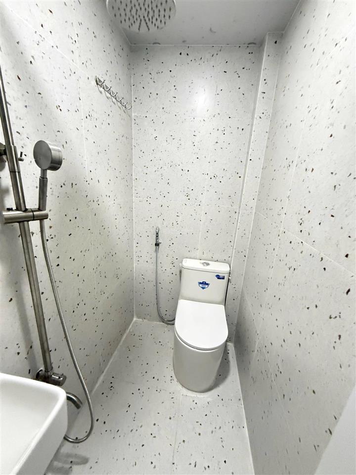 Gấp bán nhà 2 tầng đẹp, 3pn 3.98 tỷ tl chính chủ. đường 2 khu bên sông, gần cầu bình triệu