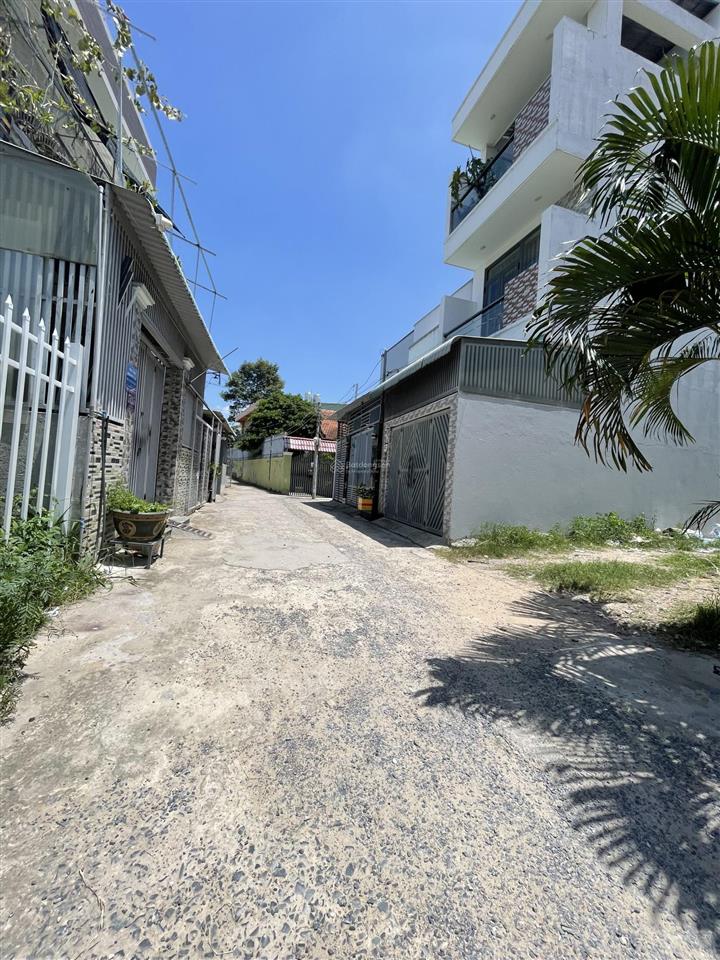Bán nhà 1 trệt 1 lửng mới, 60m2 đường ô tô thông, gần đường hoàng cầm. 4,3 tỷ tl chính chủ
