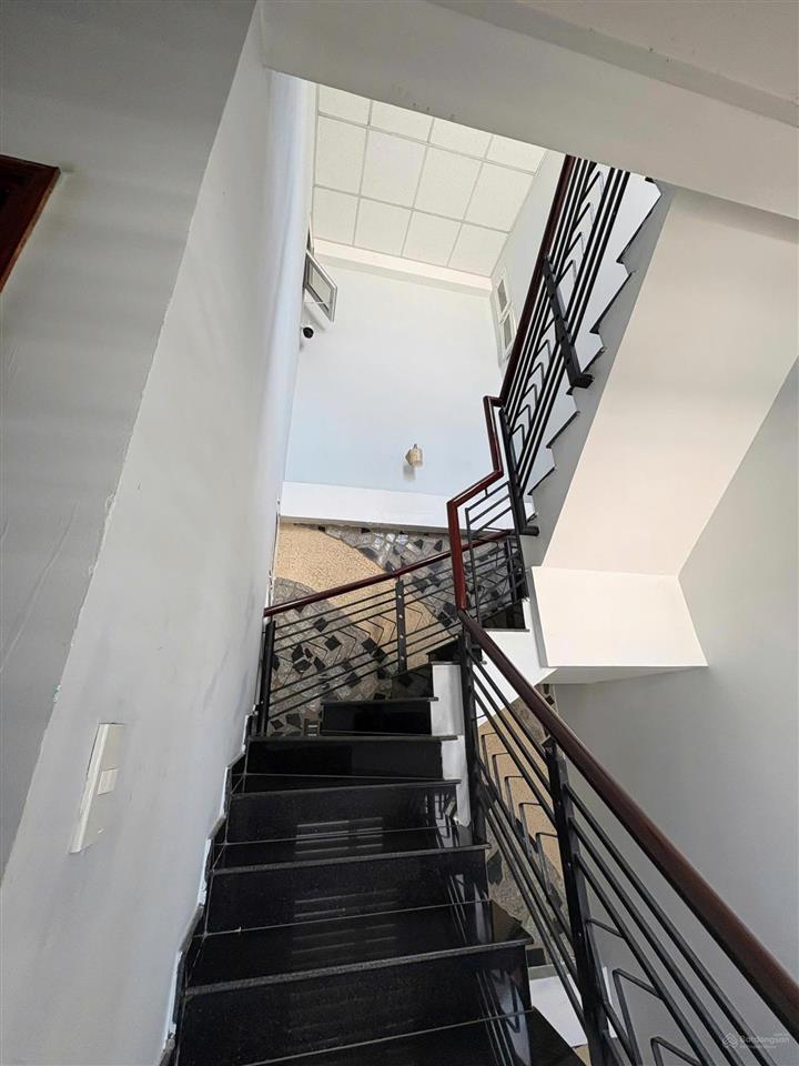 Chủ gấp bán, hạ 5.8 tỷ chốt nhanh nhà 3 tầng hẻm xe hơi tới nhà 61.3m2. 6pn ra metro 5p,trường thọ