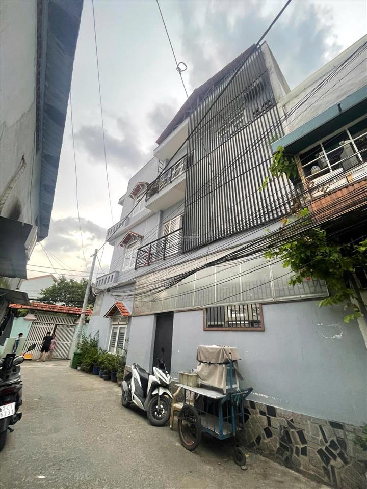 Chủ gấp bán, hạ 5.8 tỷ chốt nhanh nhà 3 tầng hẻm xe hơi tới nhà 61.3m2. 6pn ra metro 5p,trường thọ