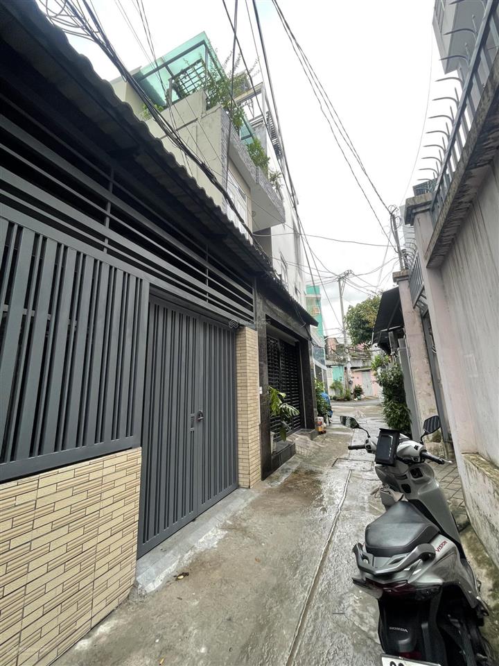 Bán nhà gần vincom thủ đức, xe hơi tới nhà 58m2 5,69 tỷ tl, sổ sẵn. cách vincom 3p
