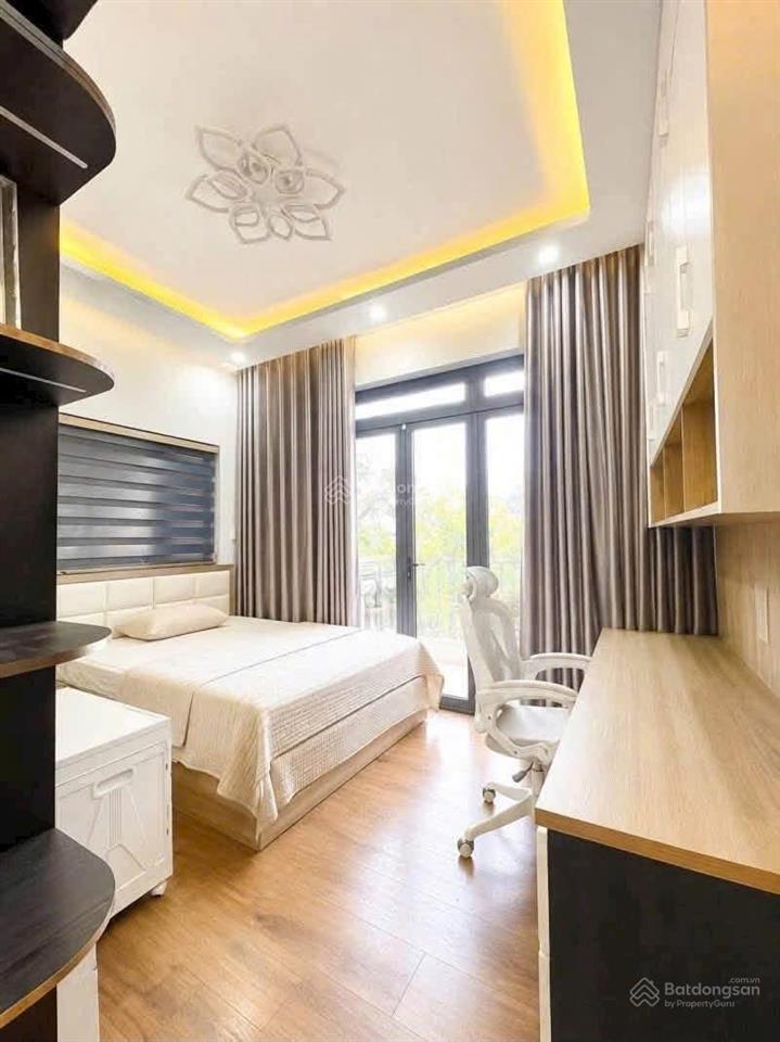 Chủ cần bán gấp nhà 3 tầng+ sân thượng 53m2 6,35 tỷ tl. 3pn, 3wc nội thất cao cấp, đường xe hơi