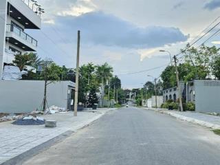 Bán lô trục chính 16m đường thông, khu bách khoa phú hữu, quận 9