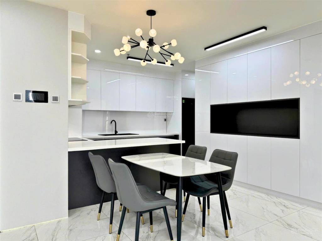 Bán gấp căn hộ 2pn, 2wc, 100m2 tại happy valley, nguyễn văn linh, q7, tp.hcm, giá 9,3 tỷ