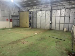 Kho mt đường 10m5 xe container vào thoải mái , cach đường quốc lộ 50m
dt 500m ngang 20m ( 300m là k