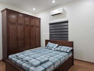 Cho thuê nhà 3 tầng mt khu võ văn kiệt gần cầu rồng. kết cấu 3 tầng có 3pn 2wc gara để xe nội thất