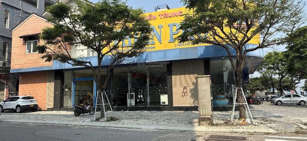 Cho thuê mb lô góc 2mt ngang #20m phù hơp làm nhà hàng , siêu thị, kho , mt đường container quậ