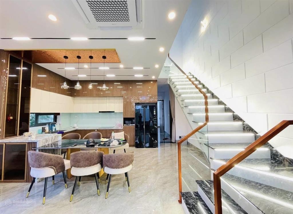 Cho thuê căn villa 2mt 3tầng khu view sông mát mẻ , yên tĩnh ! gần lote ! hoà cường ! đà nẵng