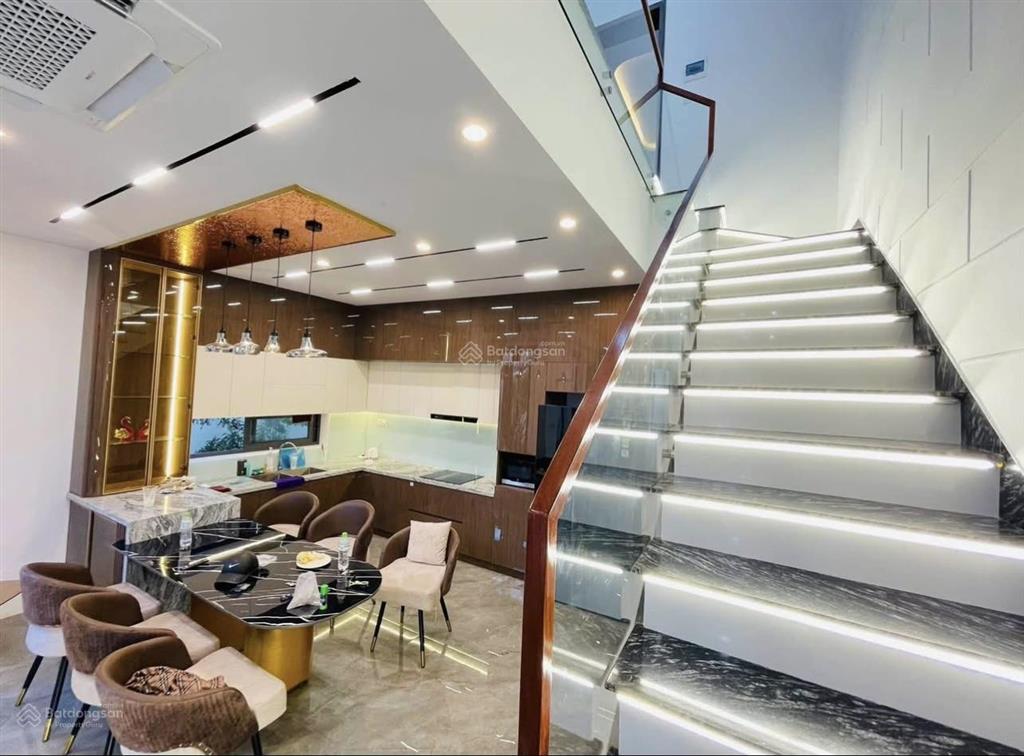 Cho thuê căn villa 2mt 3tầng khu view sông mát mẻ , yên tĩnh ! gần lote ! hoà cường ! đà nẵng