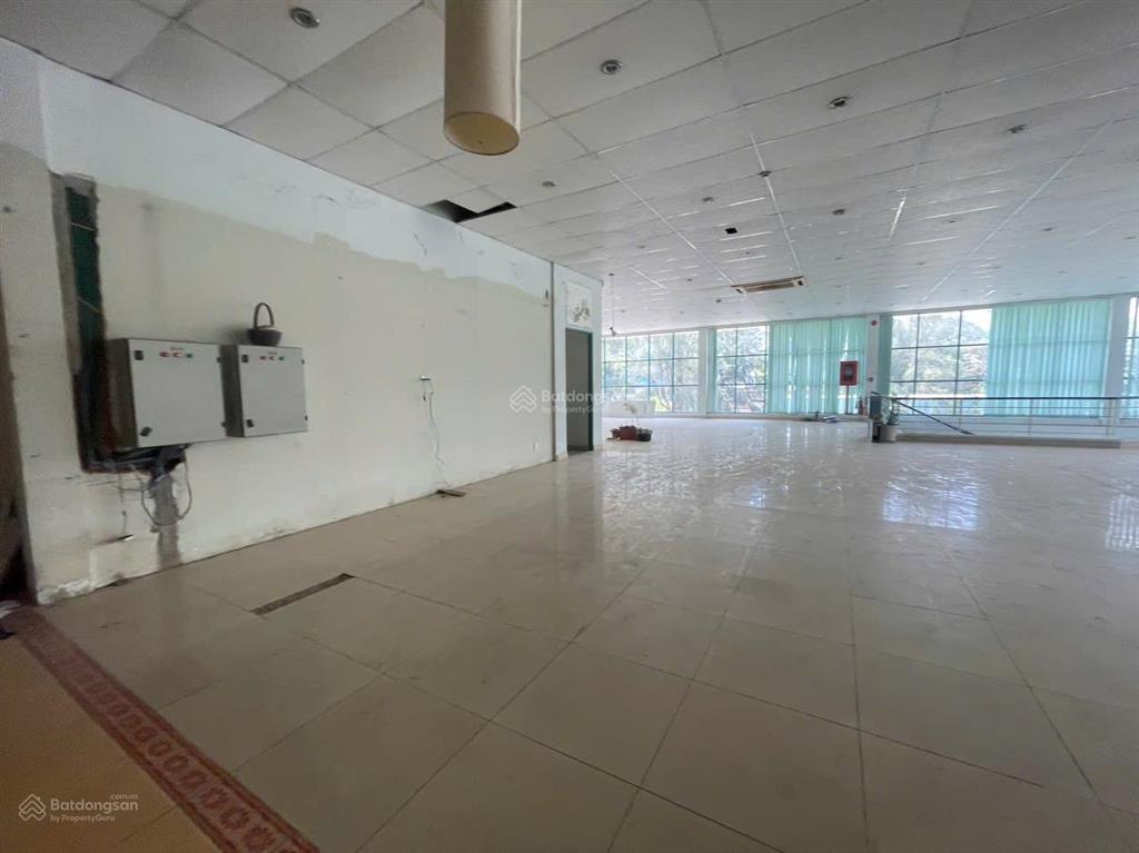 Cho thuê vp an hải bắc, sơn trà ! gần cầu sông hàn
dt 500m 25re/ tháng
co 2 phòng rôn