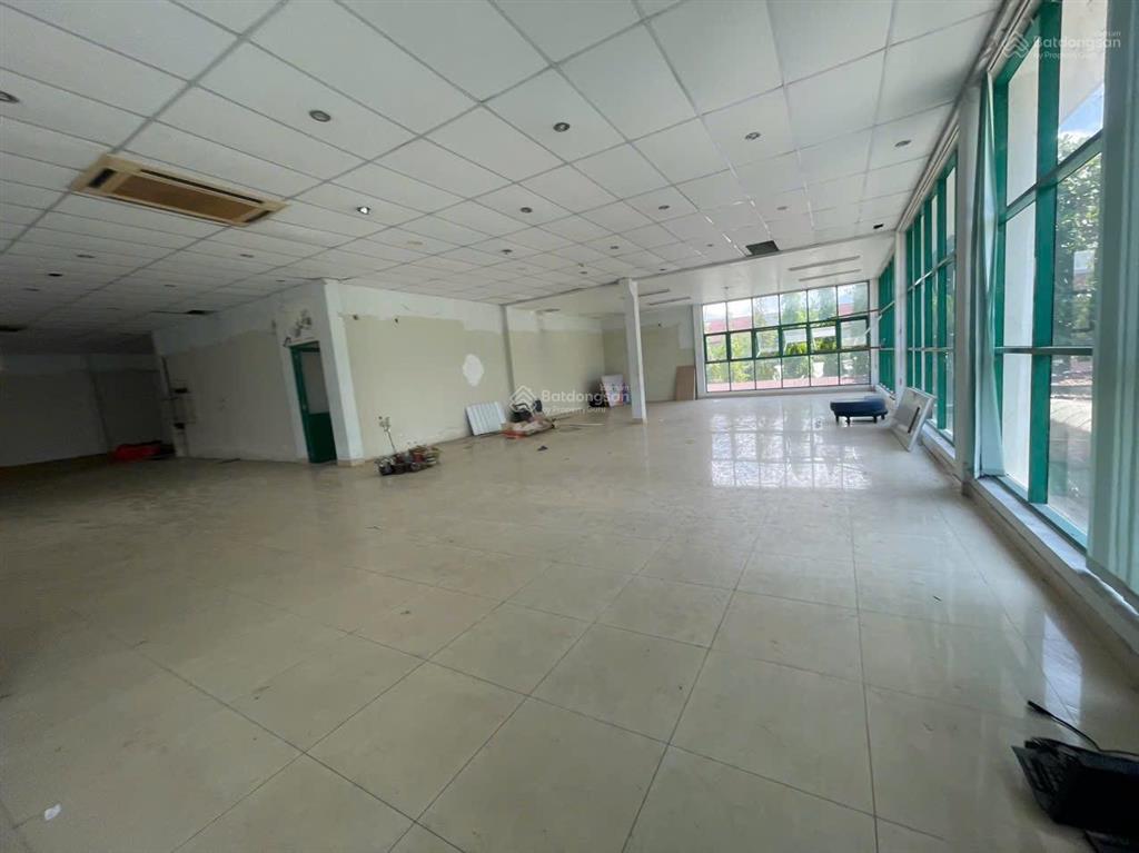 Cho thuê vp an hải bắc, sơn trà ! gần cầu sông hàn
dt 500m 25re/ tháng
co 2 phòng rôn