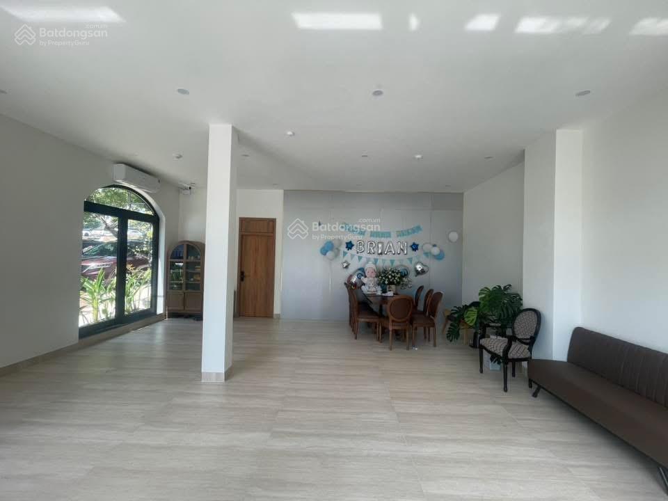 Cho thuê mb riêng biêt ngay chợ vị trí sầm uất phù hợp kinh các mặt hàng ( trừ hàng ăn) quận ngũ
