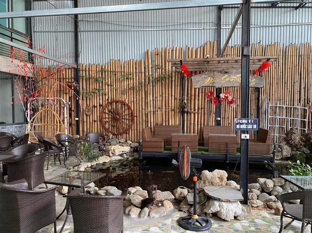 Cho thuê lâu dài trên 5 năm. mt quận cẩm lệ quán sân vườn diện tích đất 300m2. có nhà 2 t