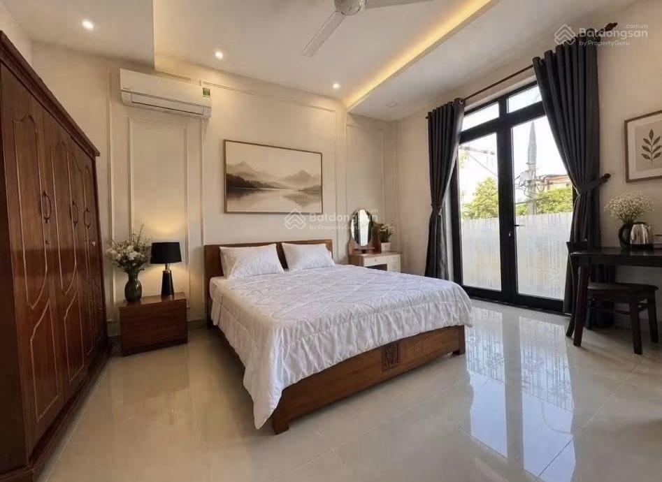 Cho thuê nhà mới 4 tầng đường mân quang  sơn trà dt đất 100m 6 phòng ngủ 8 giường  đ