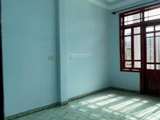 Cho thuê nhà mt lê văn hiến, quận ngũ hành sơn giá 12tr/ tháng. dt đất 140m2 dt xây dựng