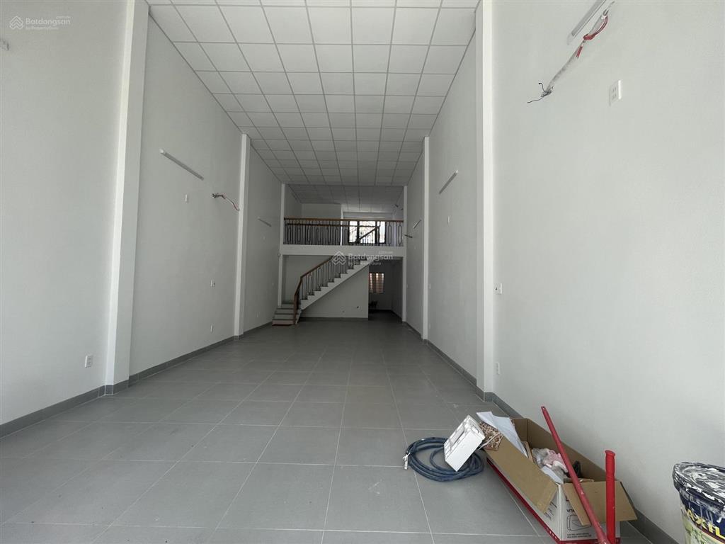 Cho thuê nhà mê lửng phường mân thái! sơn trà! vị trí gần biển dt đất 115m nhà trống suốt,