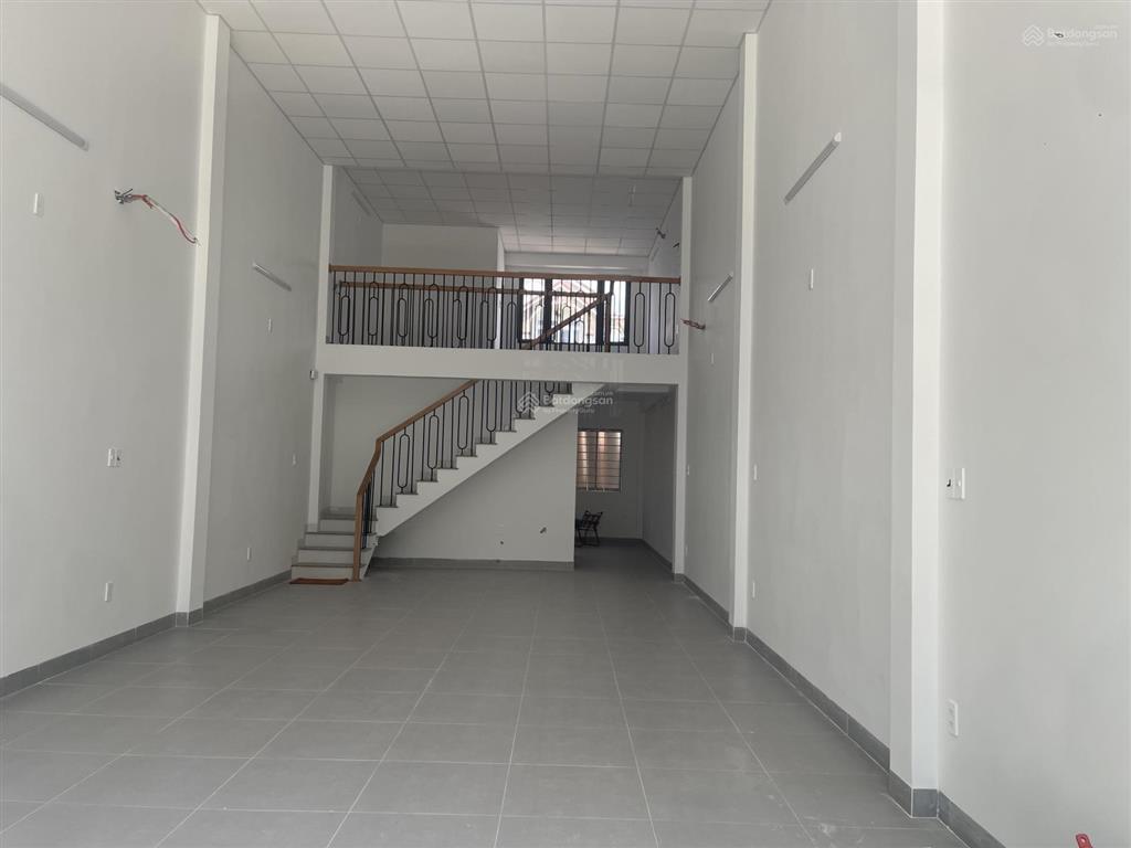 Cho thuê nhà mê lửng phường mân thái! sơn trà! vị trí gần biển dt đất 115m nhà trống suốt,