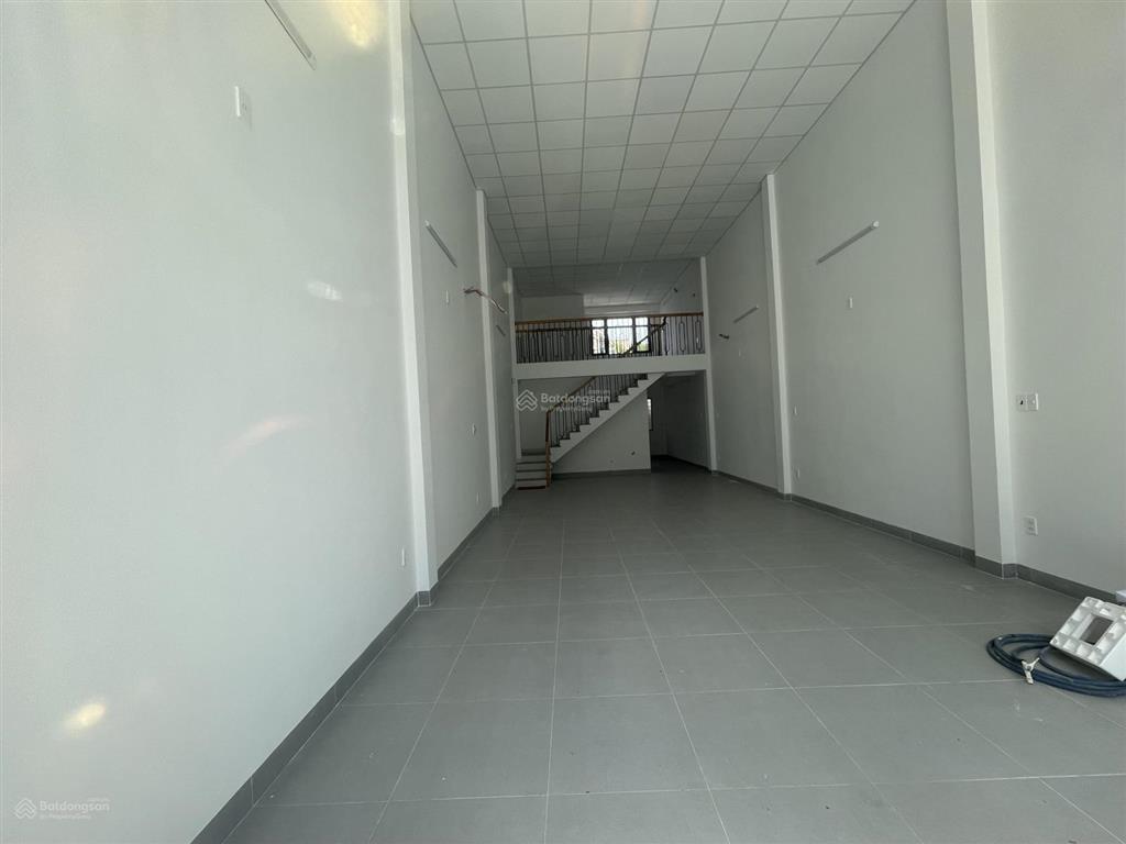 Cho thuê nhà mê lửng phường mân thái! sơn trà! vị trí gần biển dt đất 115m nhà trống suốt,