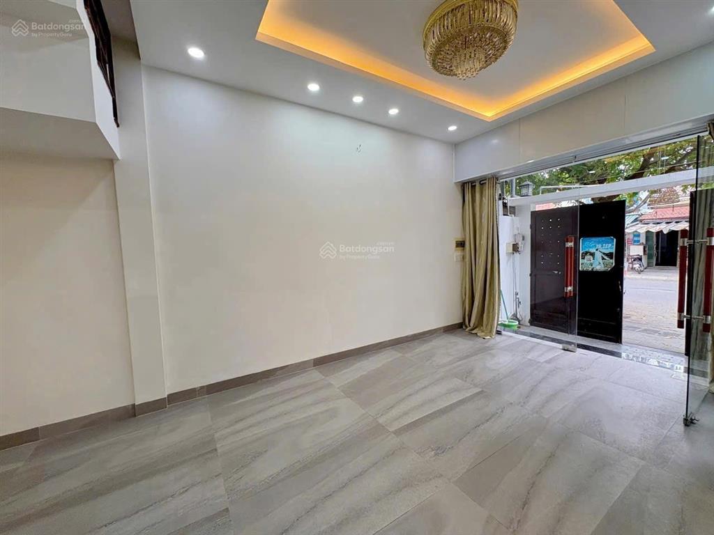 Cho nhà mt ngũ hành sơn sát khu an thượng
dt 110m x 3 tầng