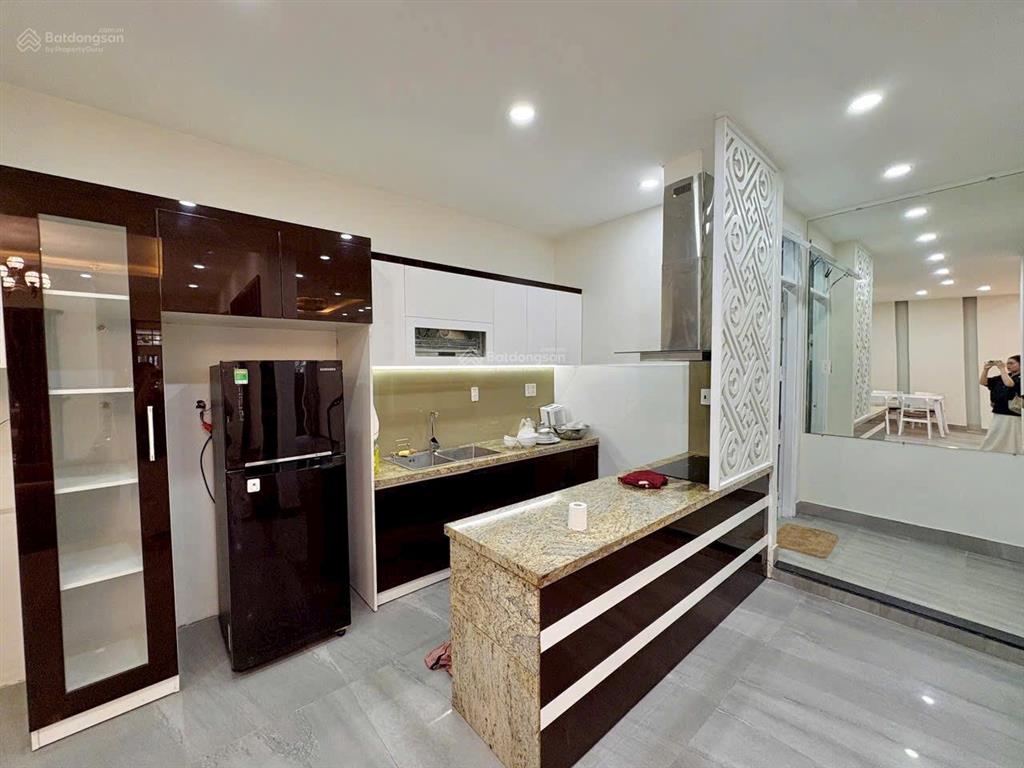 Cho nhà mt ngũ hành sơn sát khu an thượng
dt 110m x 3 tầng