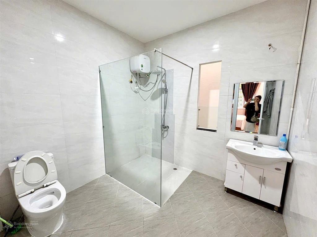 Cho nhà mt ngũ hành sơn sát khu an thượng
dt 110m x 3 tầng