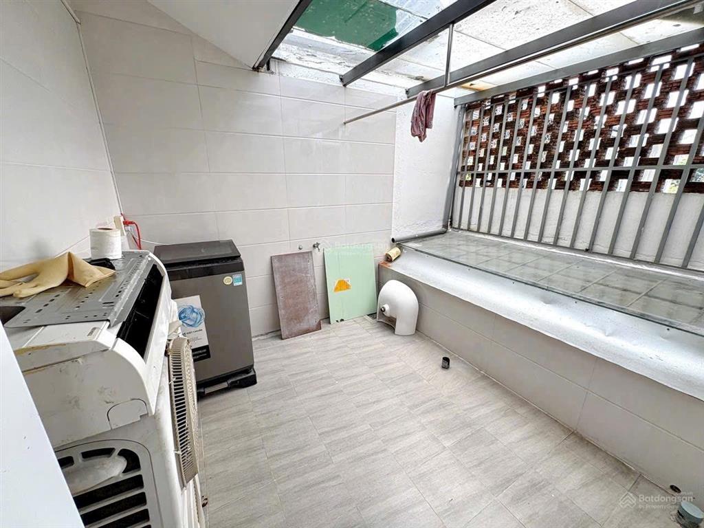 Cho nhà mt ngũ hành sơn sát khu an thượng
dt 110m x 3 tầng