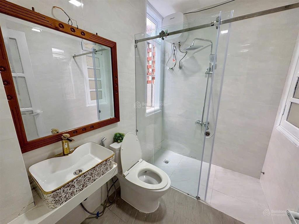 Cho nhà mt ngũ hành sơn sát khu an thượng
dt 110m x 3 tầng