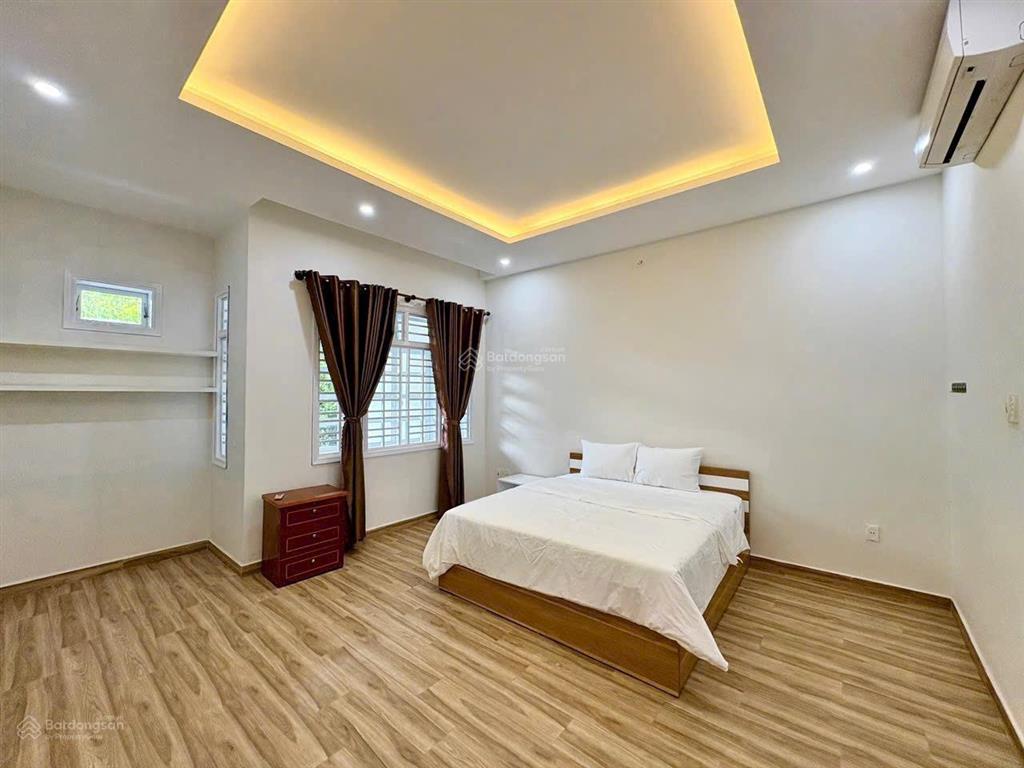 Cho nhà mt ngũ hành sơn sát khu an thượng
dt 110m x 3 tầng