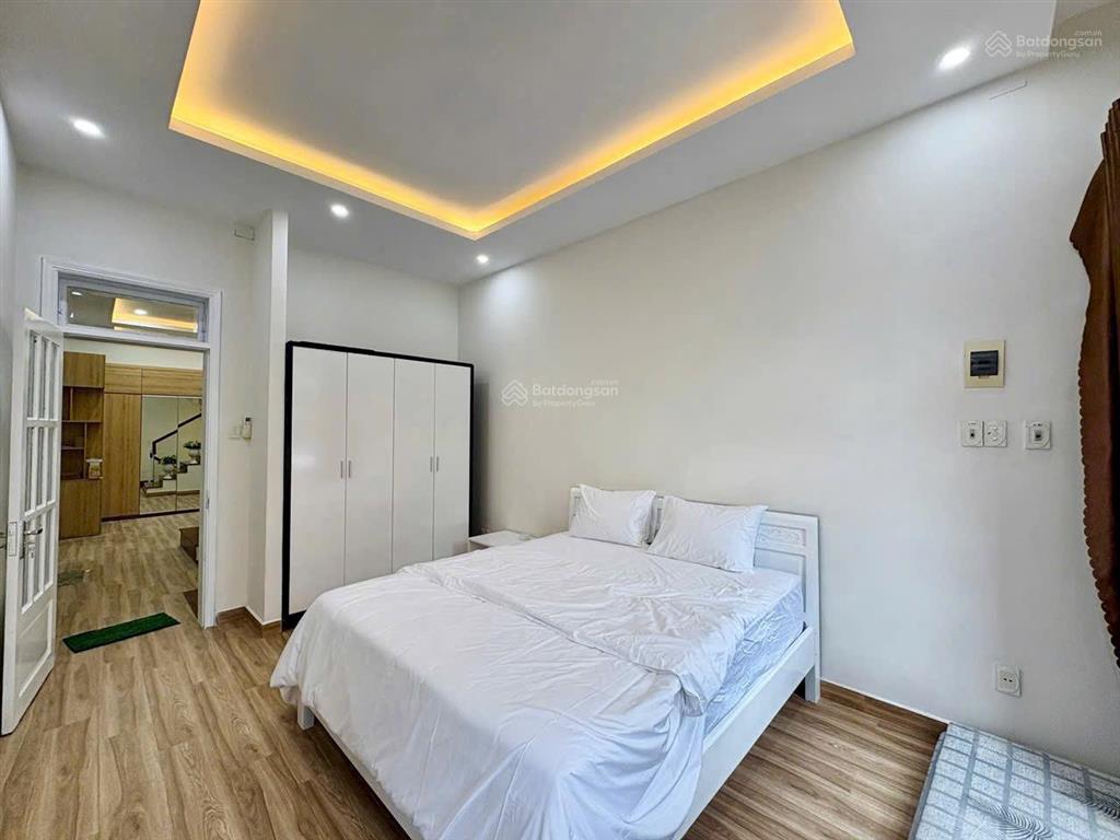 Cho nhà mt ngũ hành sơn sát khu an thượng
dt 110m x 3 tầng