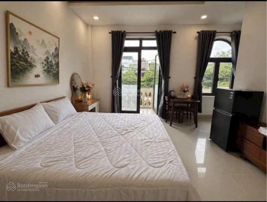 Cho thuê nhà mới 4 tầng đường mân quang  sơn trà dt đất 100m 6 phòng ngủ 8 giường
