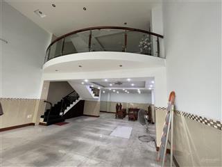 Nc cho thuê nhà 3,5 tầng mt gần đống đa, quận hải châu
dt đất 90m ngang 6m
giá 30tr
tân