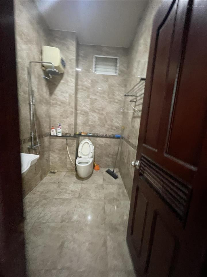Nc cho thuê nhà 3,5 tầng mt gần đống đa, quận hải châu
dt đất 90m ngang 6m
giá 30tr
tân