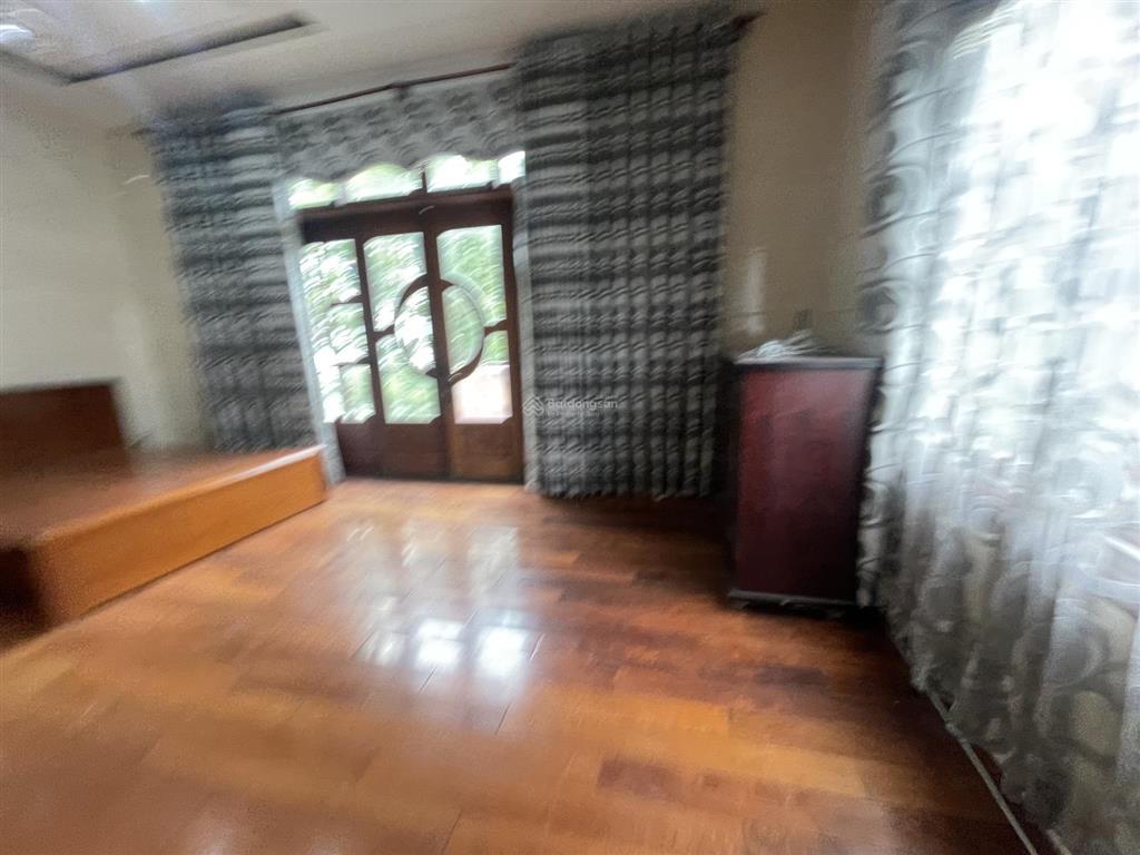 Nc cho thuê nhà 3,5 tầng mt gần đống đa, quận hải châu
dt đất 90m ngang 6m
giá 30tr
tân