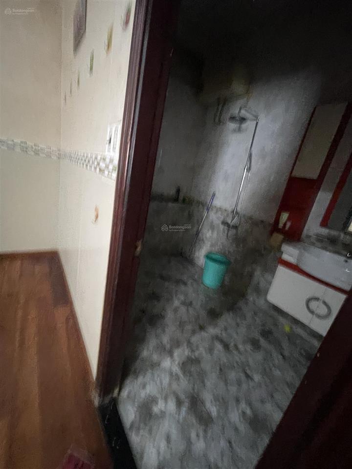 Nc cho thuê nhà 3,5 tầng mt gần đống đa, quận hải châu
dt đất 90m ngang 6m
giá 30tr
tân
