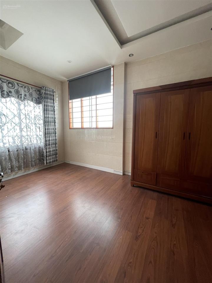 Nc cho thuê nhà 3,5 tầng mt gần đống đa, quận hải châu
dt đất 90m ngang 6m
giá 30tr
tân