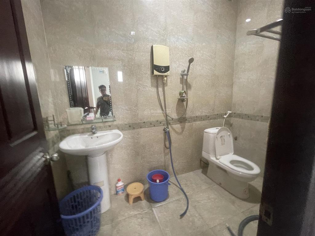Nc cho thuê nhà 3,5 tầng mt gần đống đa, quận hải châu
dt đất 90m ngang 6m
giá 30tr
tân