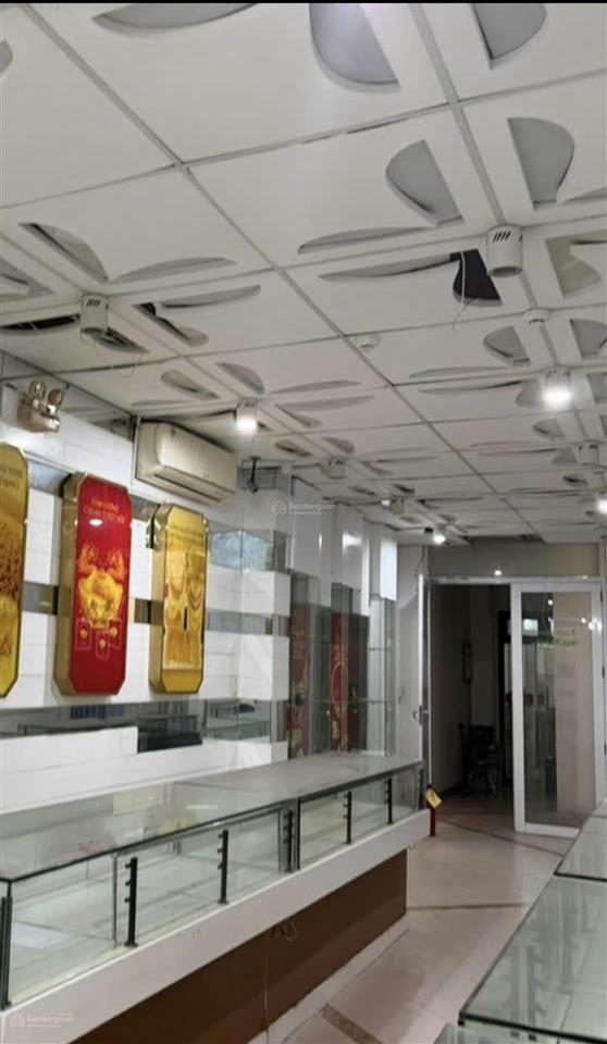 Cho thuê nhà 6 tầng có thang máy mt #hùngvương  hải châu giá thuê 60 triệu/tháng