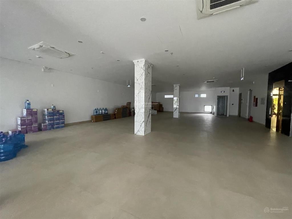 Cho thuê nhà mt phường hoà hải, ngũ hành sơn! bề ngang 6m giá 18tr/ tháng. dt đất 250m2