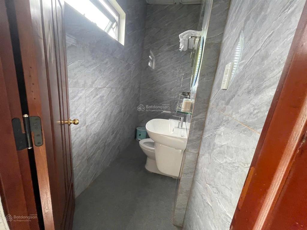 Cho thuê tòa căn hộ 6 tầng 12 căn full nội thất + 1mb kinh doanh, gần biển phạm văn đồng