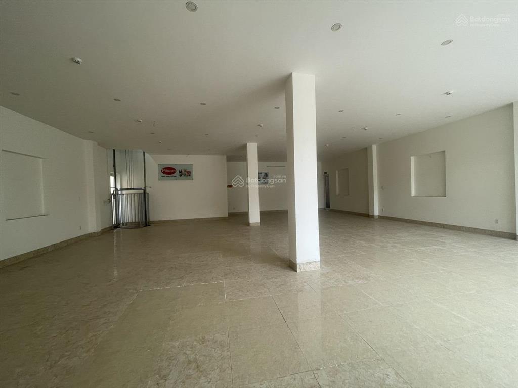 Nc cho thuê nhà 2 tầng mặt tiền đường trần đại nghĩa, quận ngũ hành sơn! ngang 15m. giá 35tr