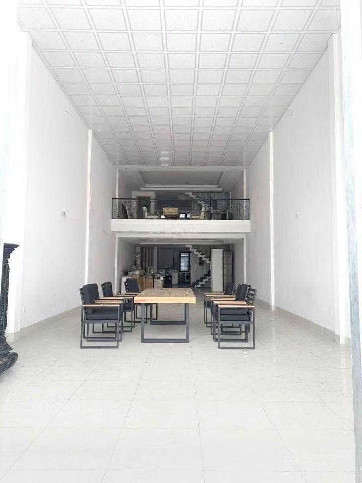 Cho thuê nhà 3,5 tầng mt lê văn hiến, ngũ hành sơn. trần tầng 1 cao 10m. xe tải vào tới nhà được