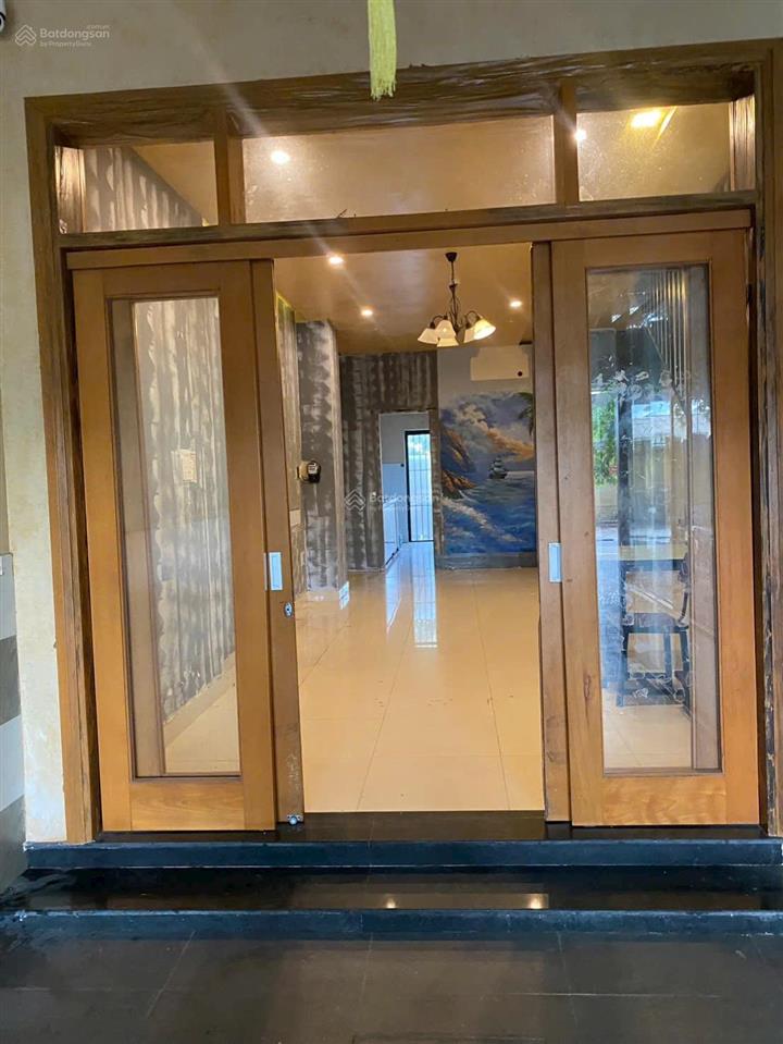 Ncc  cho thuê mặt bằng kinh doanh lê quang đạo, phố tây
* diện tích 82m
* mặt bằng trống s
