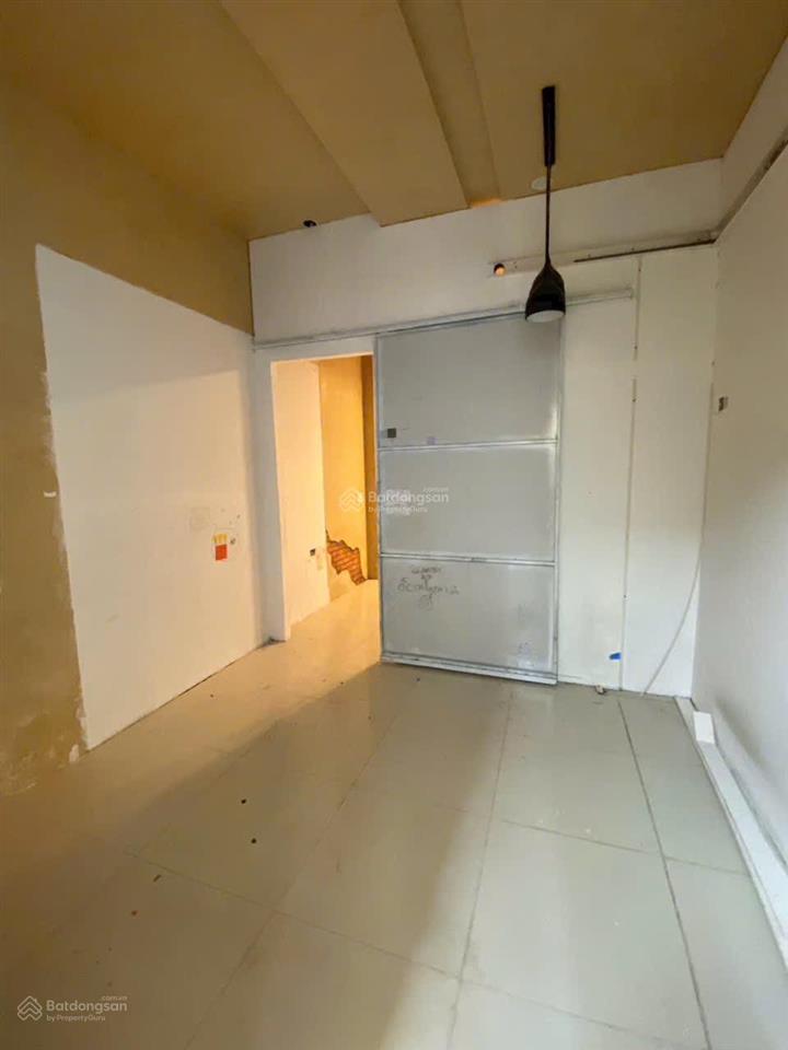 Ncc  cho thuê mặt bằng kinh doanh lê quang đạo, phố tây
* diện tích 82m
* mặt bằng trống s